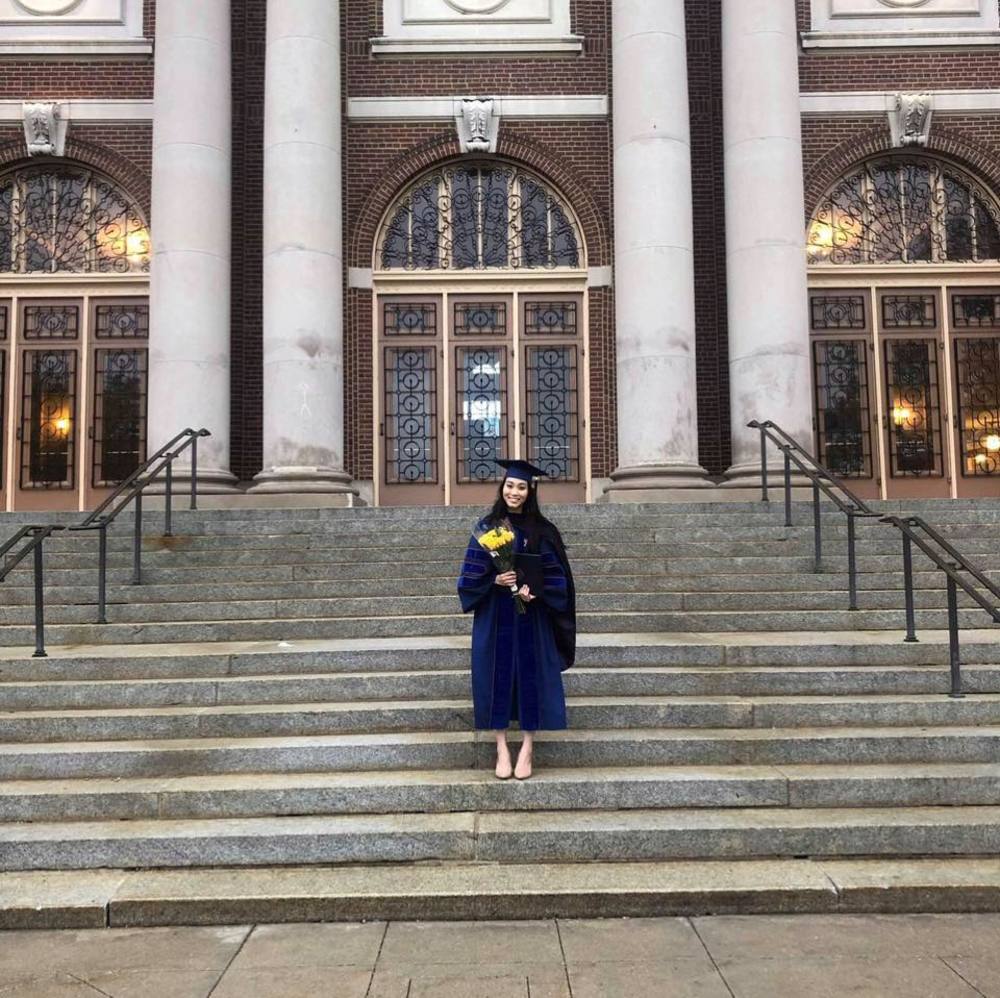 Meet your Posher, Miriam